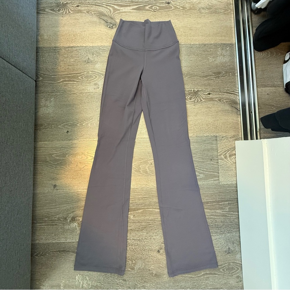 Athleta Gray / Purple transcend slim flare pants size XS brand new without tag